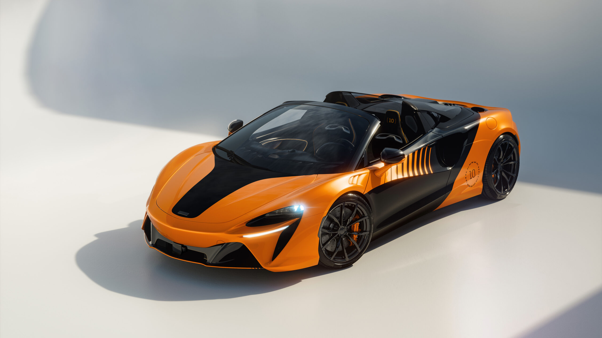 Edição Comemorativa do McLaren Artura Spider Celebra Título da F1