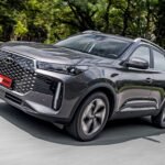 Tiggo 5X Pro 2027 evolui ao volante e tem até teto solar a preço de VW Tera