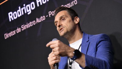 Fórum Quatro Rodas: asfalto bom não é solução se não há sinalização adequada