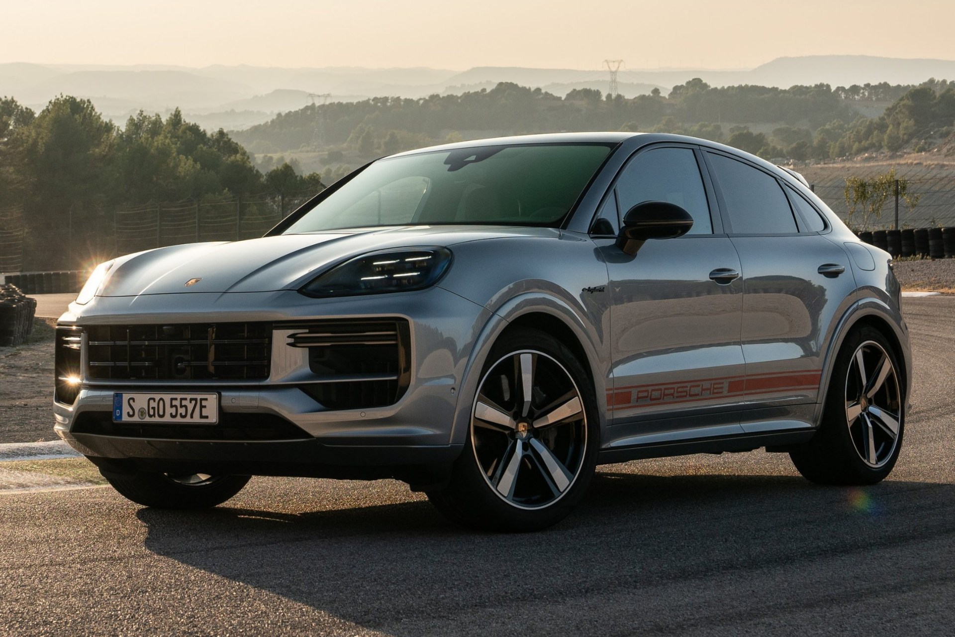 Porsche Cayenne terá nova geração com motor a combustão até 2029