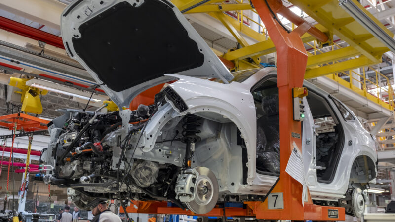 Chinesas querem triplicar produção de automóveis fora da China até 2030