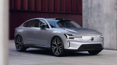 Volvo ES90 chega ao Brasil em agosto e marca o retorno da sueca aos sedãs