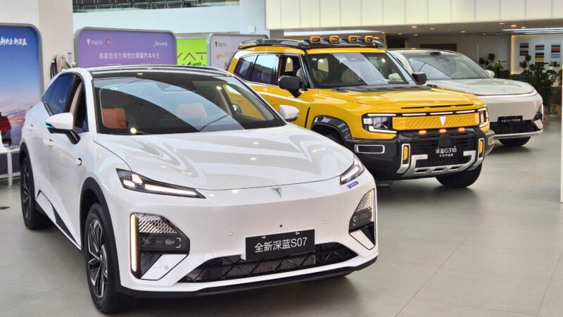 Carros elétricos ficam mais caros na China após aumento no custo de produção