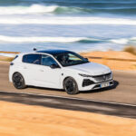 Como anda o novo Peugeot 308, que está mais sofisticado e é híbrido