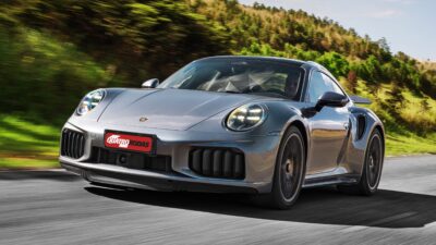 Teste: Porsche 911 Turbo S tem desempenho de supercarro pela metade do preço