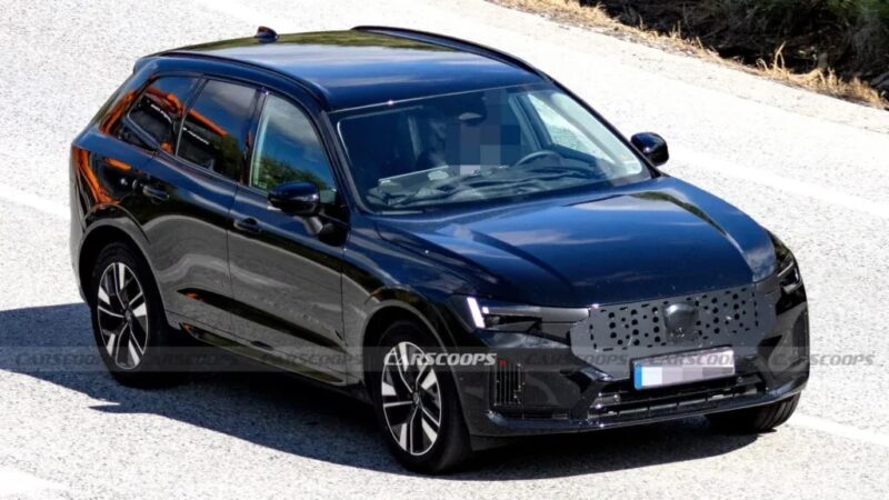 Volvo XC60 terá mais uma reestilização e motor híbrido com 200 km de autonomia