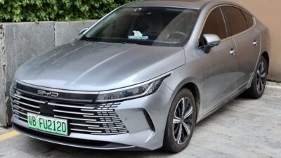 BYD King vs Toyota Corolla Hybrid — qual híbrido custa menos pra rodar?