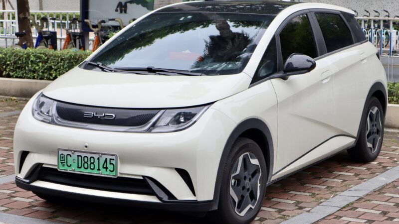 Carros chineses mais vendidos em maio 2026 — BYD vs GWM vs Chery