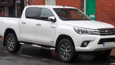 Hilux SR vs SRX 2026: qual versão da Toyota vale mais a pena