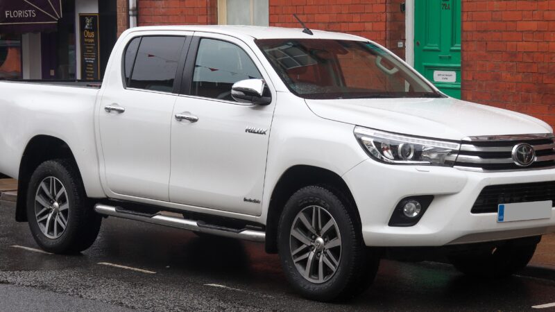 Hilux SR vs SRX 2026: qual versão da Toyota vale mais a pena