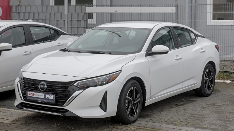 Nissan Sentra 2027: o sedã que tenta voltar a competir com Corolla e Civic