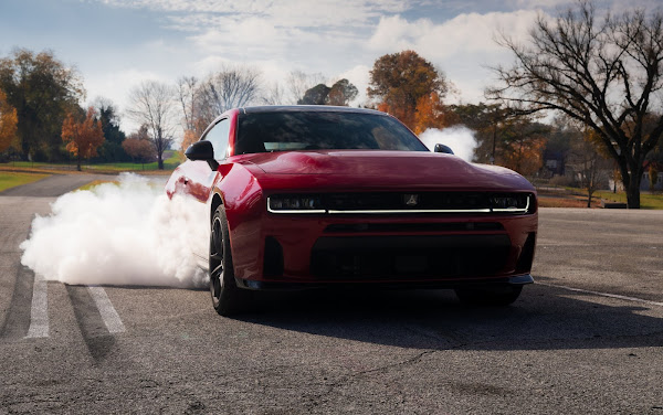 Dodge Charger 2027 abandona o V8 e ganha tração integral – fotos e detalhes