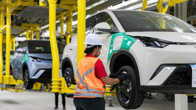 Carros elétricos desmontados: Anfavea critica volta de incentivos à importação
