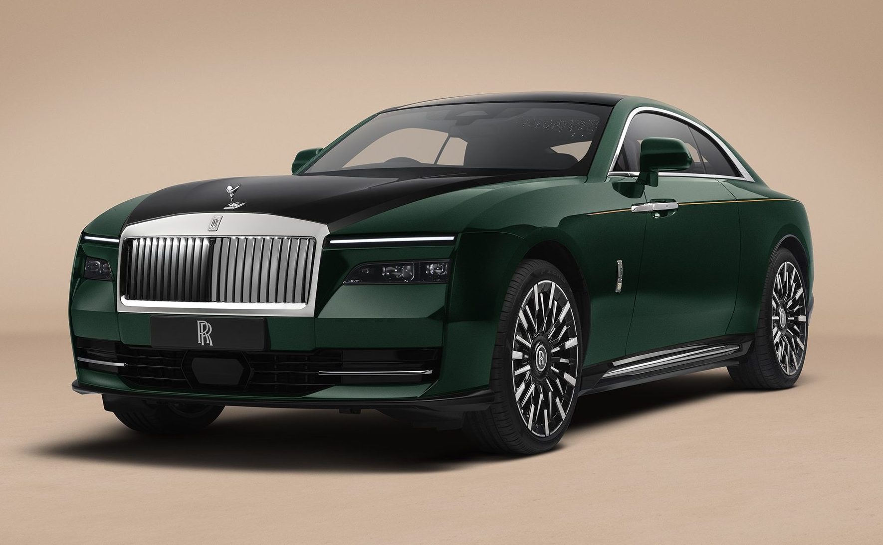 Rolls-Royce Spectre se atualiza para ensinar luxo e tradição à Ferrari Luce