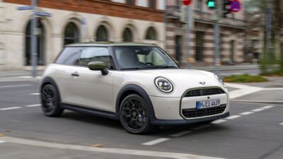 Mini One retorna como carro de entrada com motor 1.6 e menos ousado