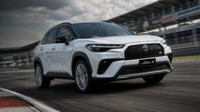 Novo Toyota Corolla Cross 2027 ganha versão GR Sport – preços e fotos