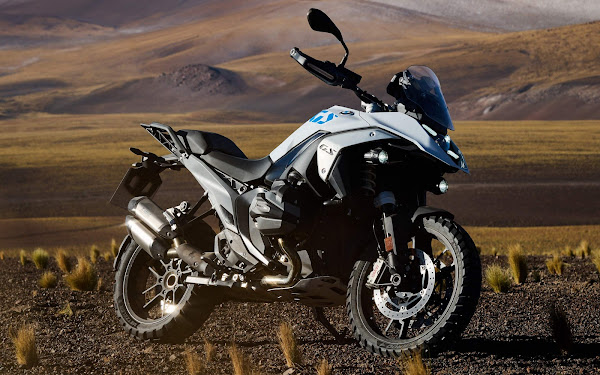 BMW R 1300 GS 2026 ganha ponteira Akrapovic: preço parte de R$ 115.990