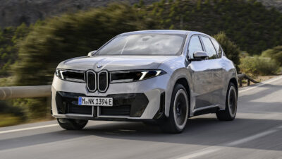 BMW iX3 chega ao Brasil com sistema Panoramic iDrive da linha Neue Klasse