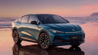 VW ID. Unyx 07 é o novo sedã com 558 km de autonomia e jeitão de Virtus elétrico
