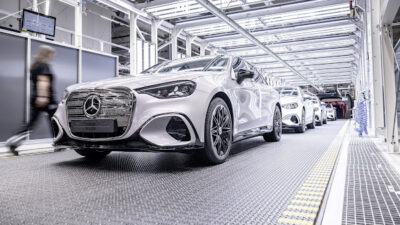 Novo Mercedes-Benz Classe C elétrico entra em produção na Hungria