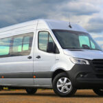 Mercedes-Benz Sprinter elétrica para passageiros estreia no Brasil