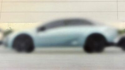 Novo Toyota Corolla vaza em documentário com visual de cupê e versão elétrica