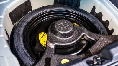 Projeto de Lei quer proibir estepe ‘fino’ para carros novos no Brasil