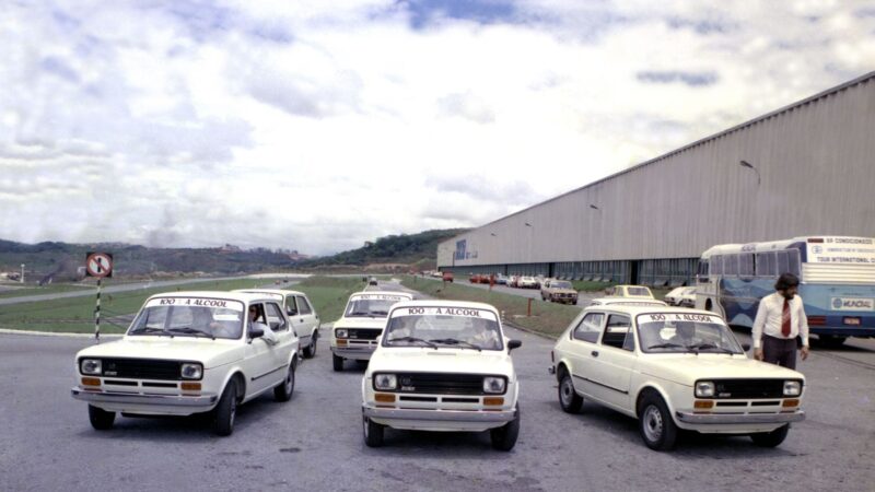 Genialidade, gambiarras e bastidores: os 50 anos do revolucionário Fiat 147