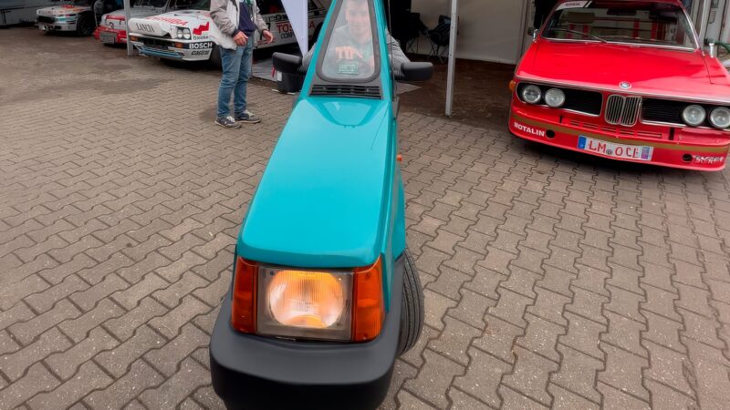 Este Fiat Panda tem 50 cm de largura e pode ser o carro mais estreito do mundo