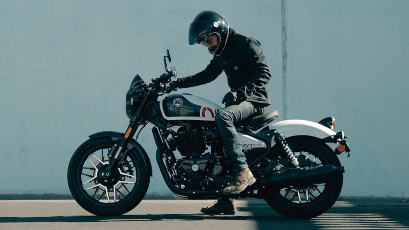 Royal Enfield passa primeira revisão para 1.000 km e diminui preços dos planos