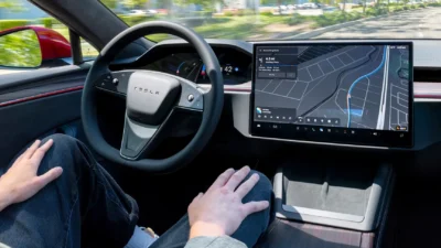 França se opõe à Tesla e pode barrar o ‘piloto automático’ da marca na Europa