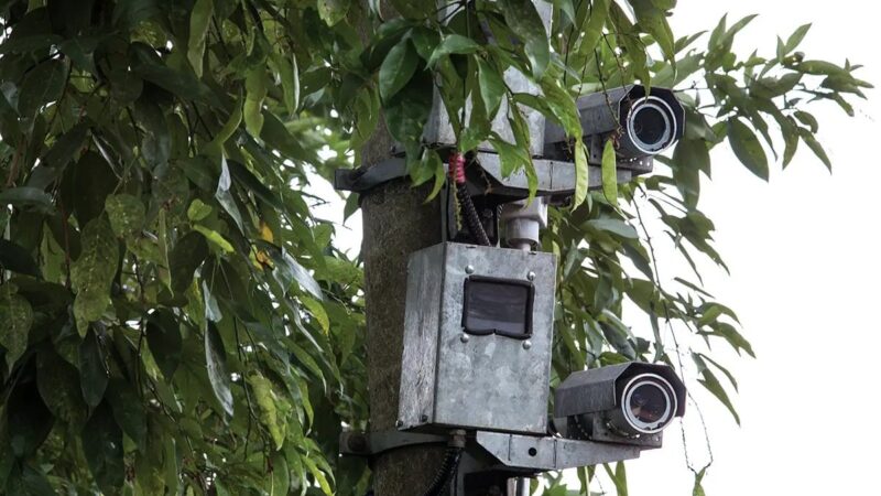 Multas aplicadas por radares escondidos nas vias podem ser anuladas; entenda