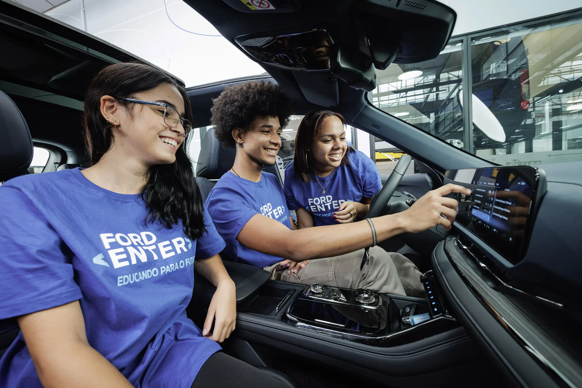 Curso gratuito da Ford paga transporte e alimentação e ainda encaminha o aluno para o emprego