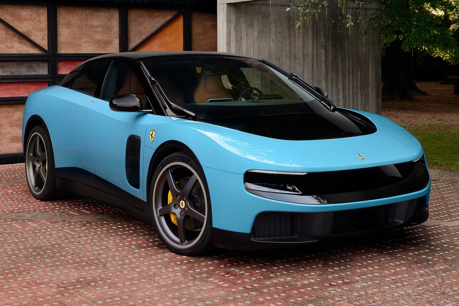 Apesar das críticas, nova Ferrari elétrica já está esgotada nas concessionárias