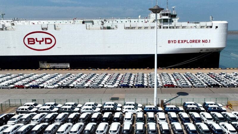 Alta do petróleo dobra vendas de carros elétricos no Brasil, aponta AIE