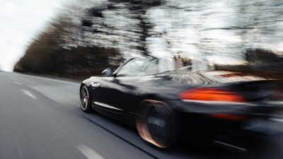 Carro com limitador de velocidade é proposta para reduzir sinistros de trânsito