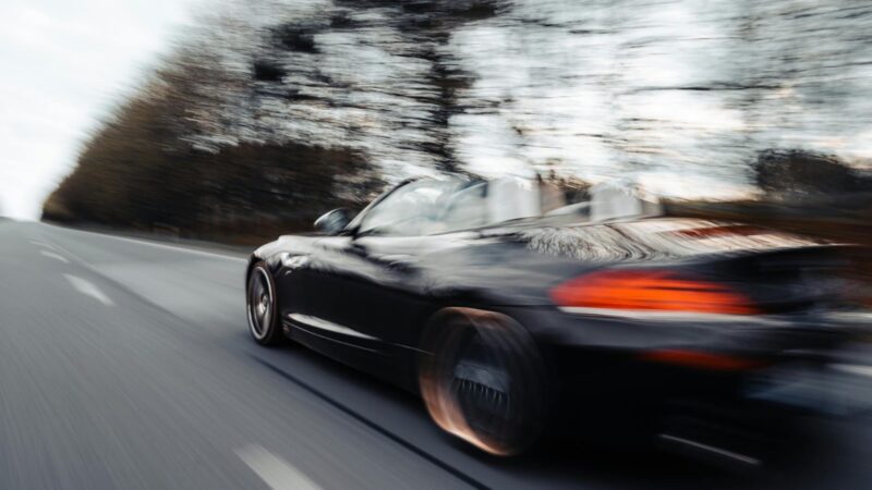 Carro com limitador de velocidade é proposta para reduzir sinistros de trânsito