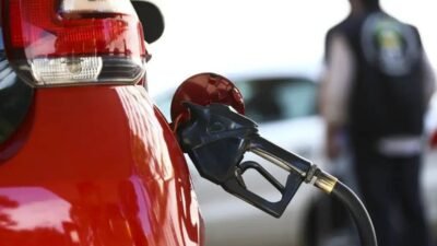 Etanol sobe 4,35% e vai a R$ 4,08; gasolina chega a R$ 6,54 e muda a conta do carro flex