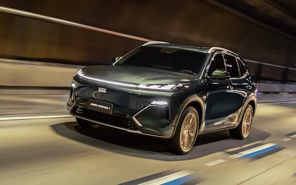 Geely EX5 EM-i PRO custa a partir de R$ 136.926 para taxistas no Move Brasil