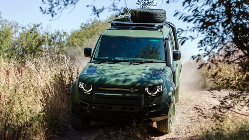 Land Rover Defender Wolf Series II: versão militar é revelada na Inglaterra