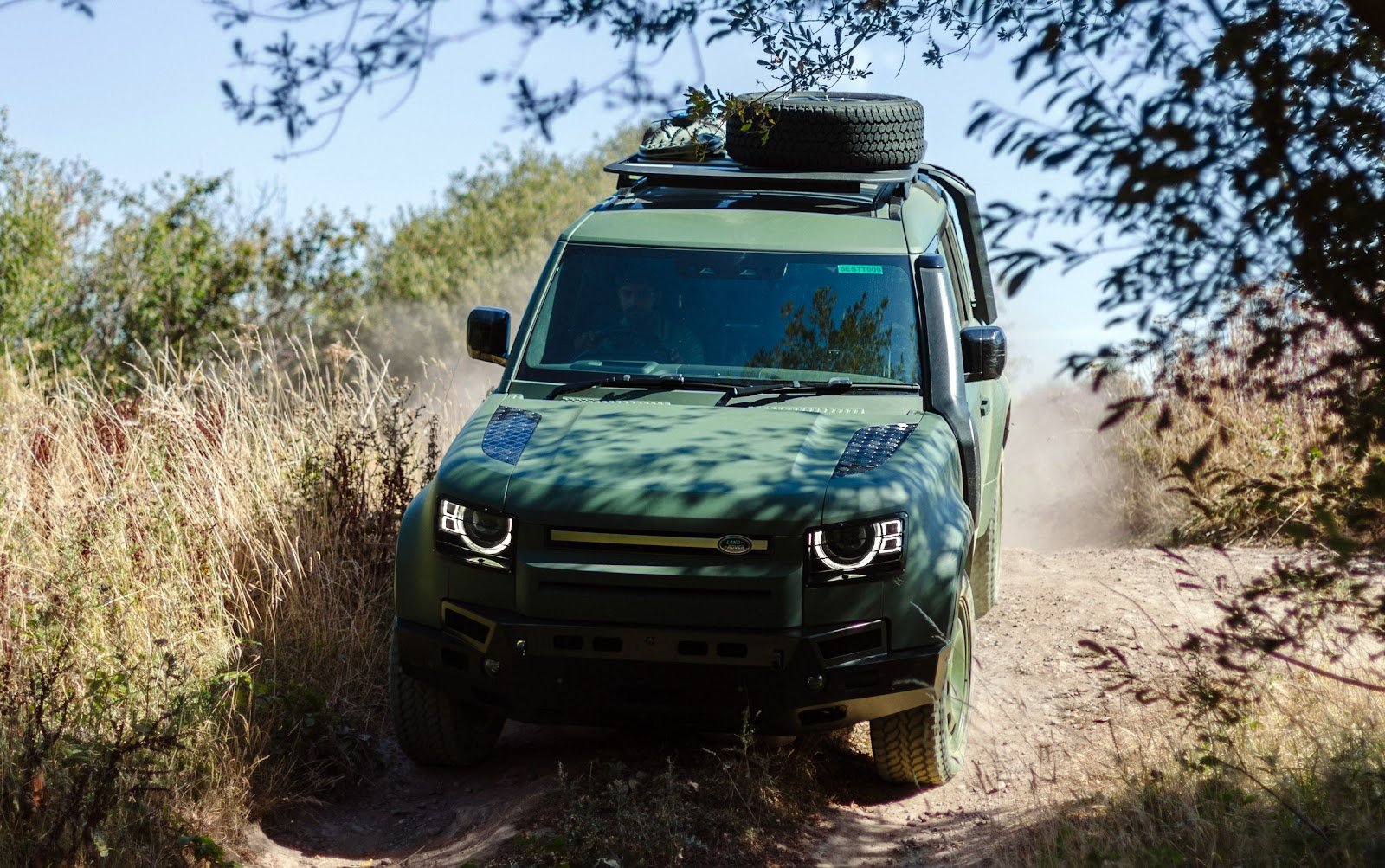 Land Rover Defender Wolf Series II: versão militar é revelada na Inglaterra