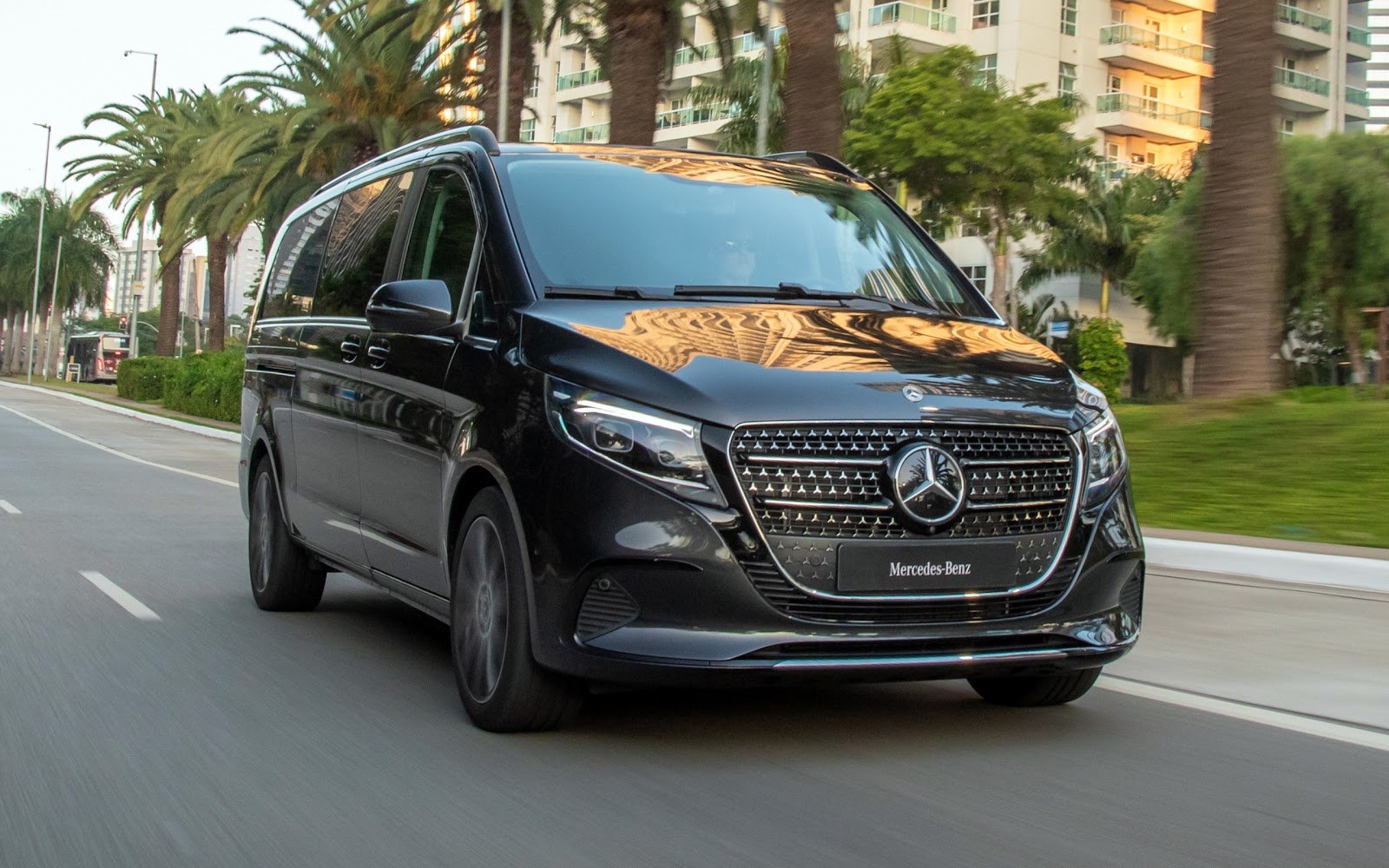 Mercedes-Benz Classe V 2027 chega ao Brasil: pré-venda, preços e ficha técnica completa