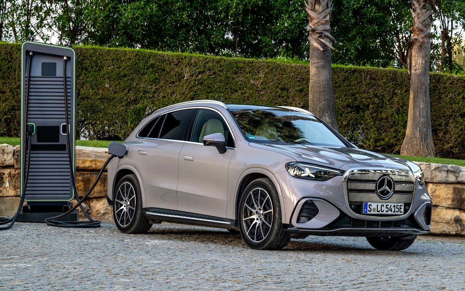 Mercedes-Benz GLC Elétrico é eleito Carro Premium Alemão do Ano de 2027