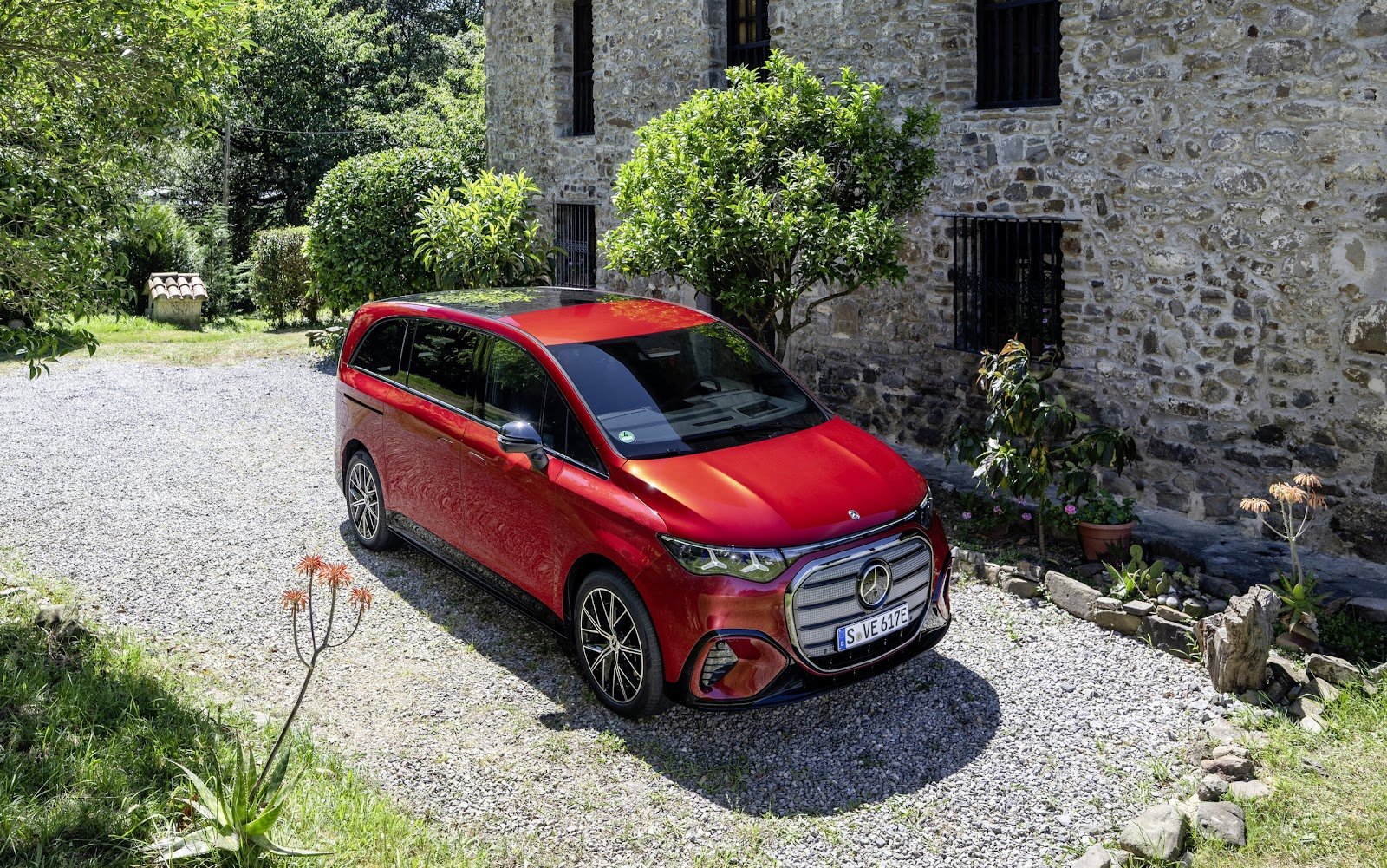 Mercedes-Benz VLE: van elétrica de luxo entra em pré-venda na Europa