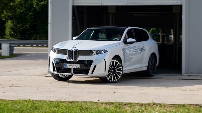 Novo BMW iX5 Hydrogen avança para produção com autonomia de até 750 km