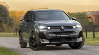 Peugeot e Citroën: fábricas da Stellantis na França param em outubro por falta de baterias