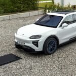 Porsche Cayenne Electric 2027 ganha recarga sem fio e portas elétricas