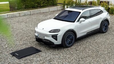 Porsche Cayenne Electric 2027 ganha recarga sem fio e portas elétricas