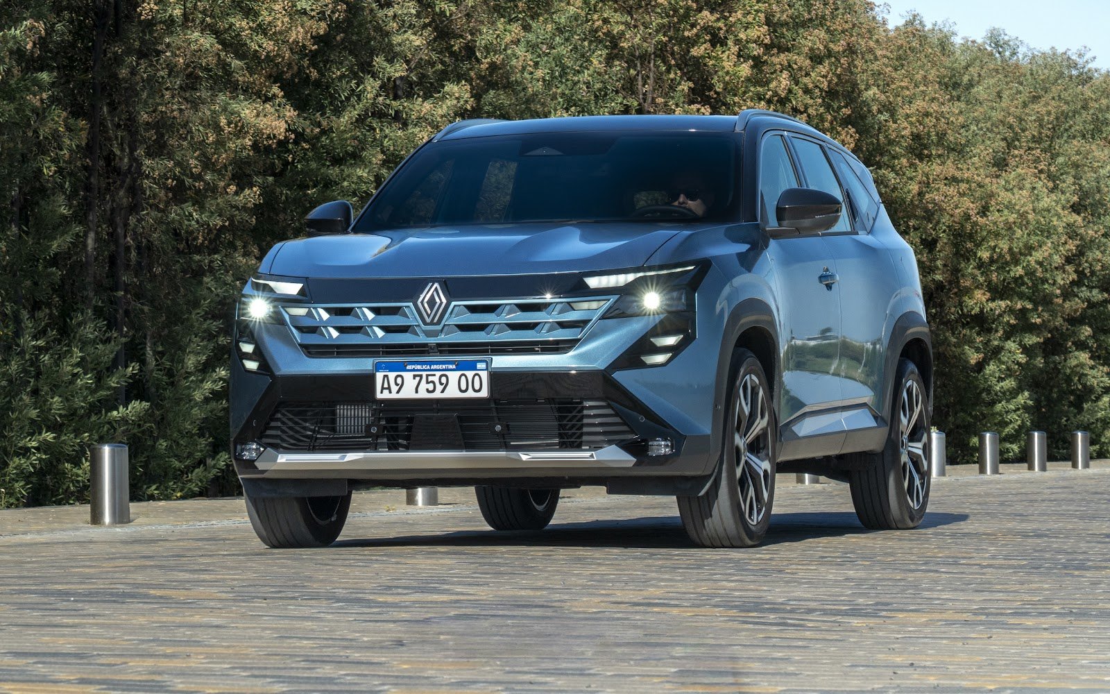 Renault Boreal entra no programa Move Brasil: veja preços e versões para taxistas e motoristas de aplicativo
