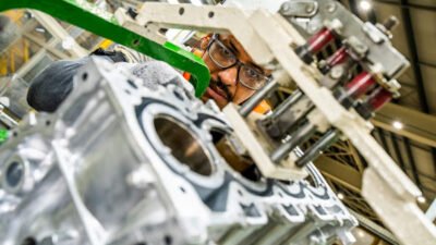 Toyota retoma produção de motores em Porto Feliz (SP) após um ano de reconstrução